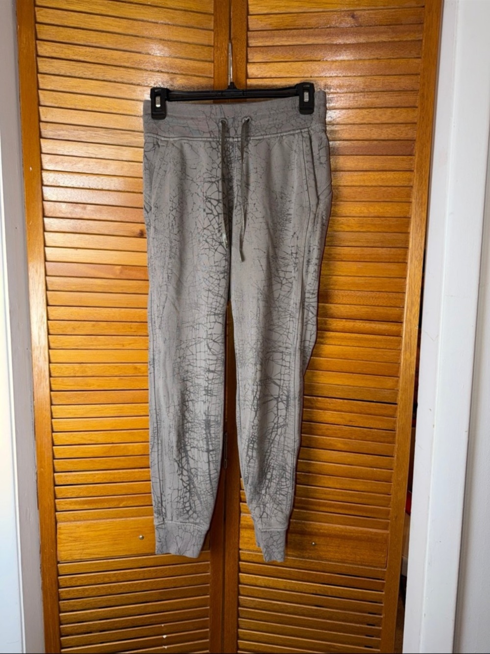 Lululemon Warm Down Jogger 7/8 Length. Womens size 4